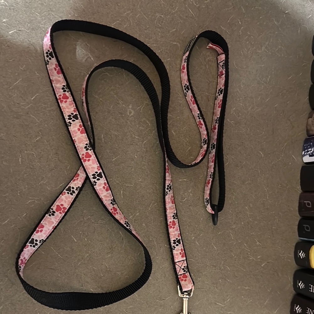 Pink Paw Print Dog Leash